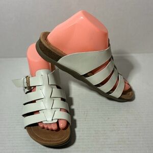White Leather Earth Eteresa Sandals Sz 8